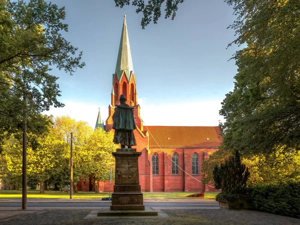 Bild 1: Kaiser-Wilhelm-Denkmal